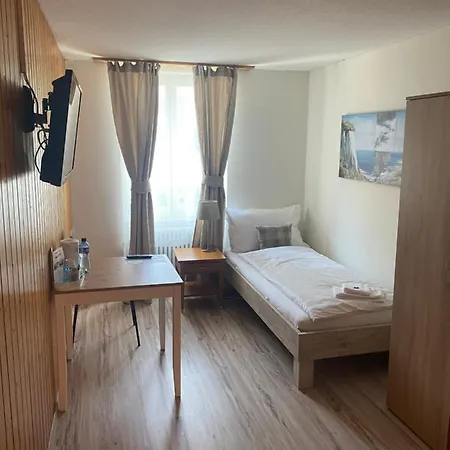 哈斯里山林小屋 酒店