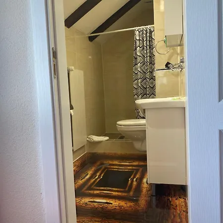 哈斯里山林小屋 酒店